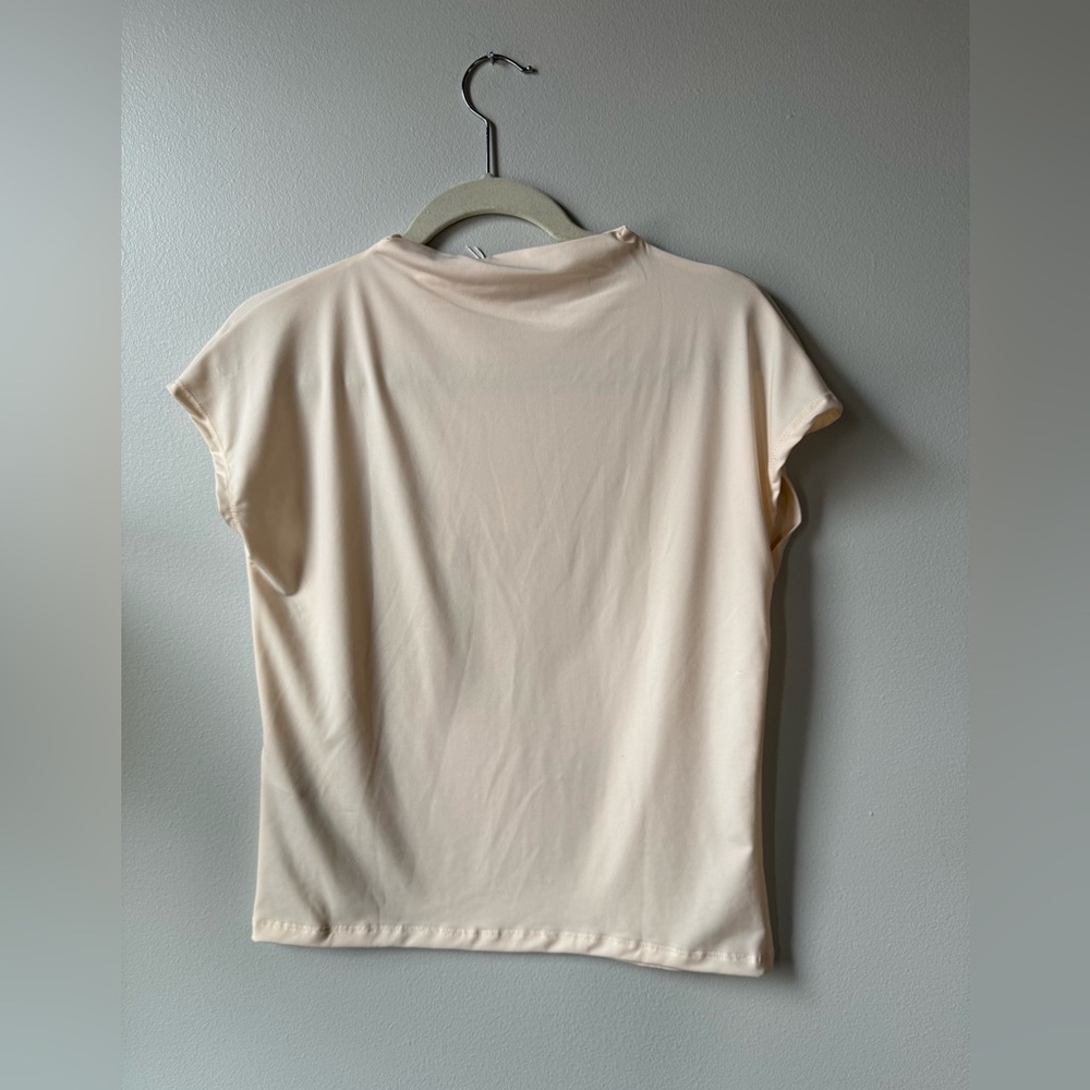 NWT BLOUSE - Picture 2 of 4